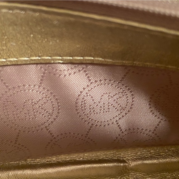Michael Kors Wallet - Picture 6 of 7